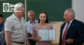 Выпускница ФИММ Ангелина Лапко с красным дипломом