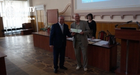 Аттестат доцента вручен С.В. Закорлюке