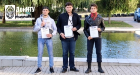 В центре - Дмитрий Николаенко